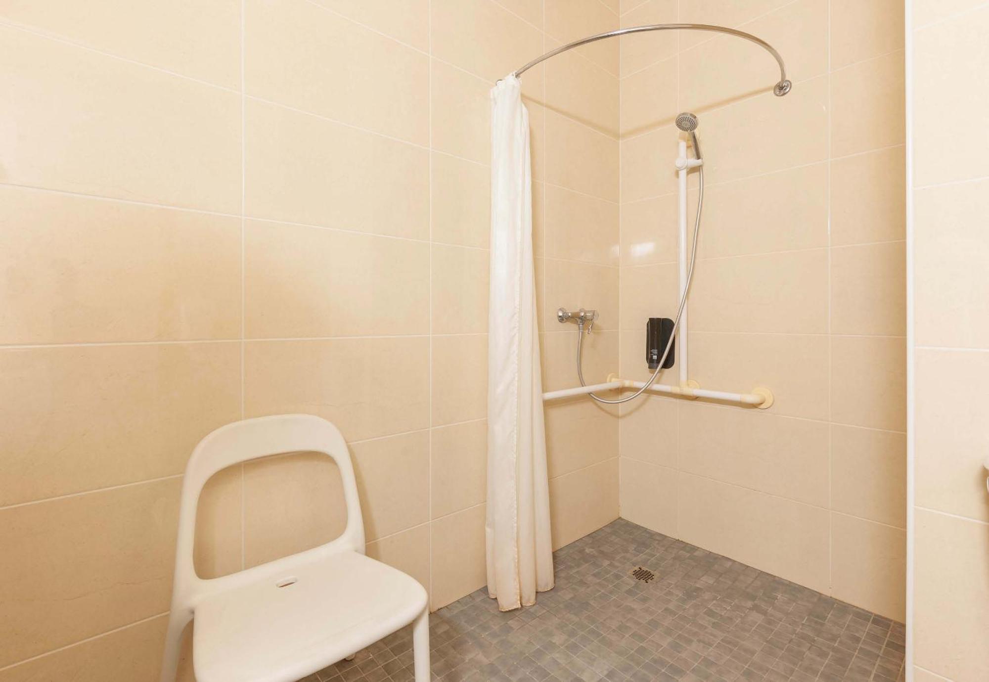 Mont-de-marsan Hotel 2*